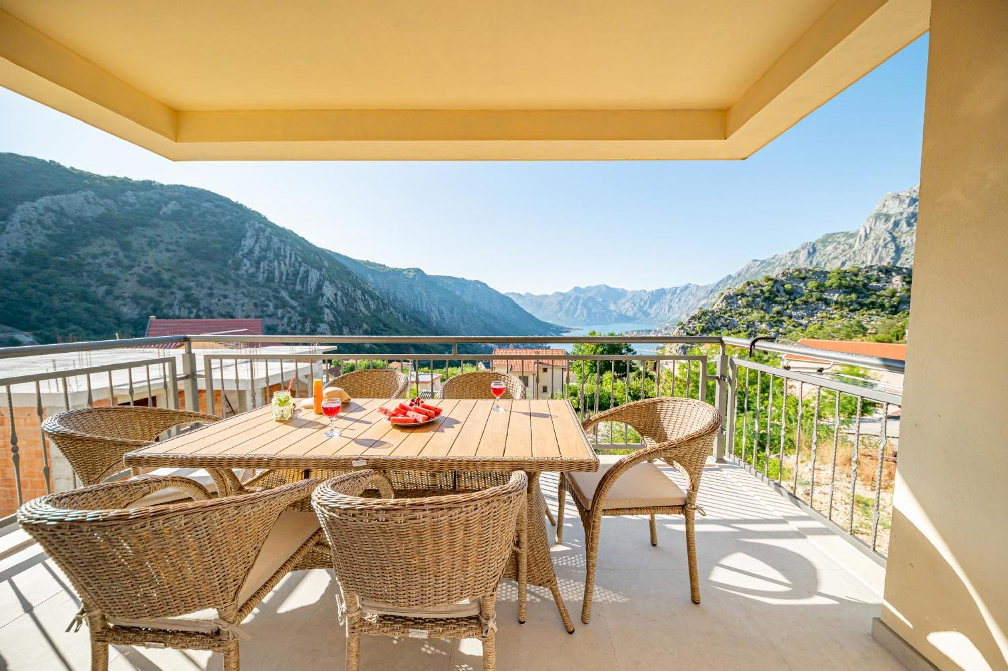 Red Hill Apartment Kotor Exterior photo